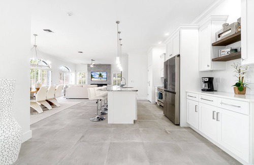 Vanderbilt Beach House | NEW LISTING Sunshine Retreat