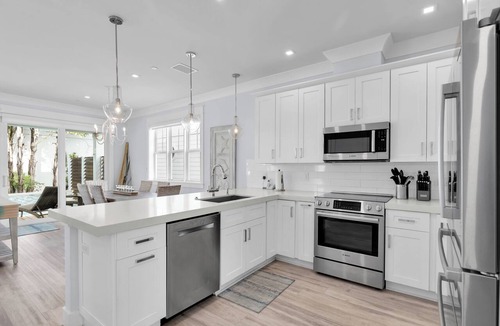 Upper Matecumbe Key House | NEW LISTING! | Walkable Islamorada Townhome with Private Pool & Dockage