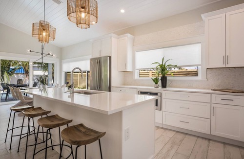 Anna Maria House | New Luxury-Professionally Decorated Home Pool/Spa 5 Minutes walk to beach