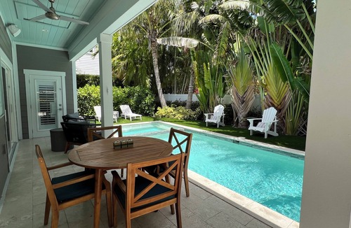 Anna Maria House | New Luxury-Professionally Decorated Home Pool/Spa 5 Minutes walk to beach