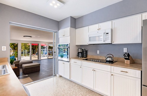 Edgewater House | NEW MODERN 4/3 WATERFRONT HEATED POOL GULF ACCESS FLORIDA HOME
