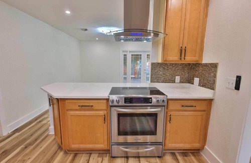 Scenic Heights House | NEW on VRBO Villa Capri Luxe Coastal Resort 4-bed 2 luxury baths.Best Location!