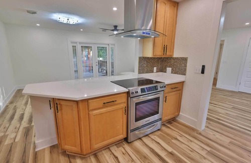Scenic Heights House | NEW on VRBO Villa Capri Luxe Coastal Resort 4-bed 2 luxury baths.Best Location!