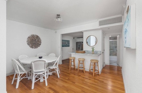 Hollywood South Central Beach Condo | New Rate-2/2 for 6-Shared Beach,Pool,Gym,Game Room