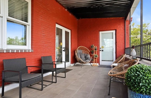 Historic Ybor Apartment | NEW! Rumba Roost - Stunning Ybor On 7th Ave - Shared Balcony