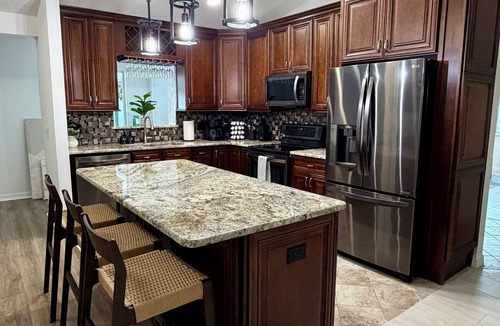 Orlando House | New - Sleeps 10 Private Pool and Fenced Yard