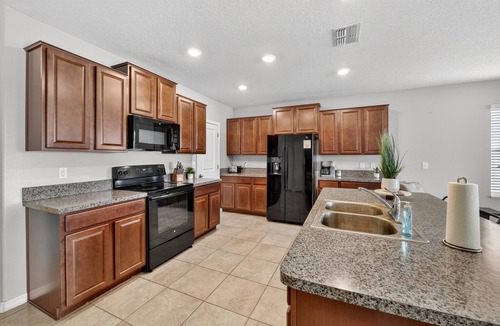 Ruskin House | NEW! Spacious Getaway Near Apollo Beach