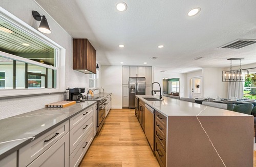 Clearwater House | NEW & Spacious! Mini Golf, Pool, Hot tub, Pickleball, B-Ball, Playground+