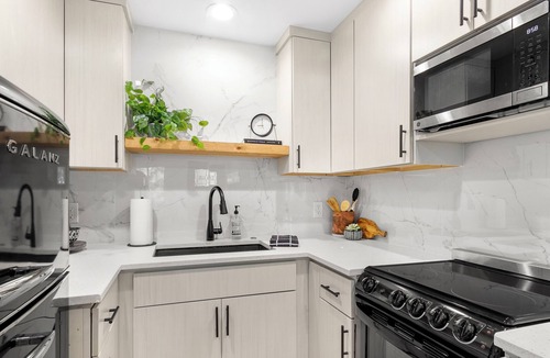 Terrace Park House | New Tiny Tampa Walk To Busch Gardens, Beautiful Outdoor Space!