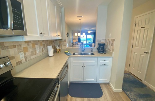 Crescent Beach House | Newely renovated Oceanview Townhouse