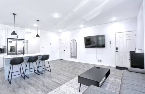 Passaic House | NEWLY Built Lake House nearNYC/EWR/MetLife/AD Mall