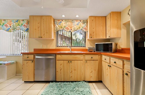 Trailer Estates Condo | Newly Listed! Peaceful Condo in Sarasota Bay