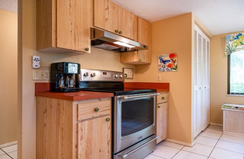 Trailer Estates Condo | Newly Listed! Peaceful Condo in Sarasota Bay