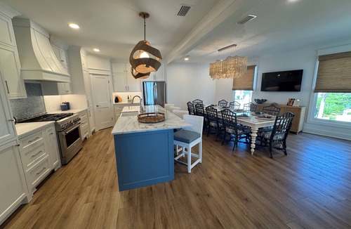 Saint Simons Island House | Newly Renovated Oceanfront Luxury Home - Pool, Putting Green & Steps to Village!