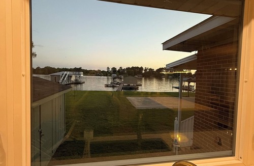 Cordele House | Newly renovated - 4 bedroom house on Lake Blackshear, sleeps 11.