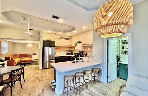 Anna Maria House | *NEWLY RENOVATED* Boutique Spanish-Style Villa - perfect for family & friends