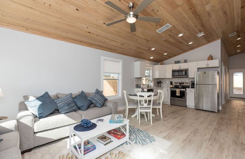 Coquina Gables House | NEWLY RENOVATED DOG FRIENDLY BEACH HOUSE WITH FENCED IN YARD 1 BLOCK TO BEACH