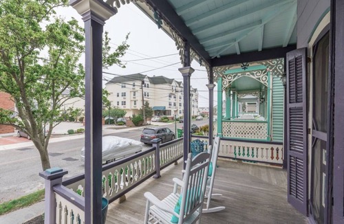 Cape May Apartment | Newly renovated Kitchen, 1 block from the Beach-1st Floor-Linens&Towels included
