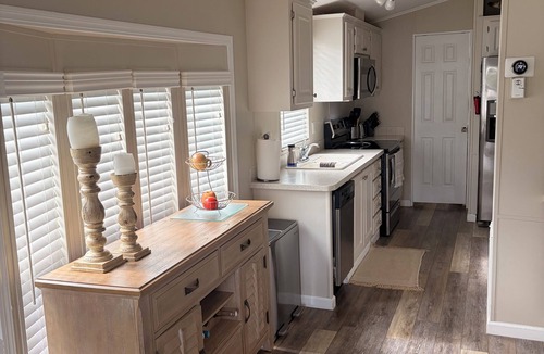 Braden River House | Newly renovated, large deck, backs onto large pond