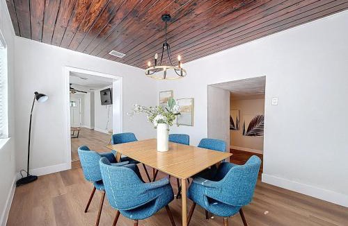 Tampa Heights House | Newly Renovated | Minutes to Riverwalk & Beaches | Tampa Heights