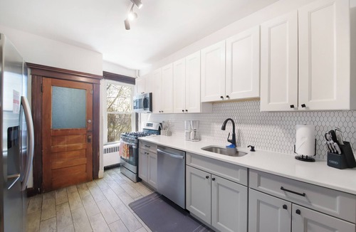 West Side Apartment | Newly Updated 3BR Furnished Home Close to Path, Lightrail and Pets Welcome