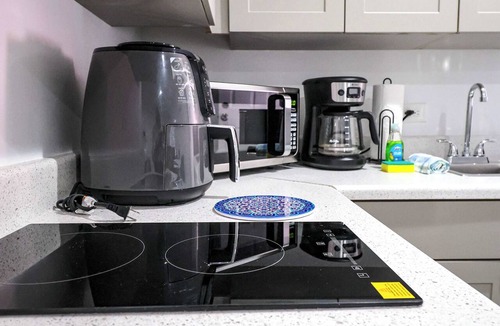 Orlando Apartment | *NewRenovatedAPT*KINGbed*PetsOk+Priv Entry