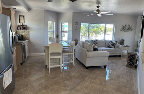 Cross Key Waterways House | Nice 3-bedroom house with AC in Key Largo