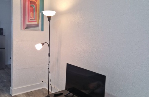 St. Petersburg - Clearwater Hotel | Nice renovated one bedroom apartment Sunny Days Motel 3