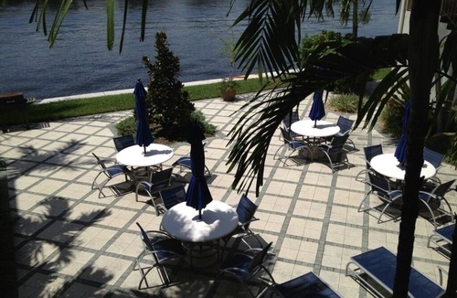 Hollywood South Central Beach Condo | Nice waterfront apartment in Hallandale across the beach!
