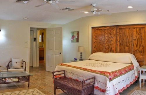 Historic District Bed & Breakfast | Night Swan Intracoastal B&B