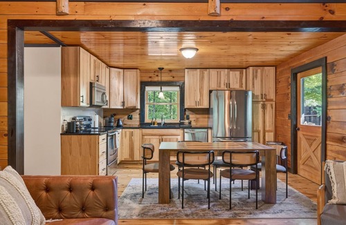 Round Top Cabin | Nirvana Woods in Round Top - Private Catskills Log Retreat with AC