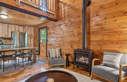 Round Top Cabin | Nirvana Woods in Round Top - Private Catskills Log Retreat with AC