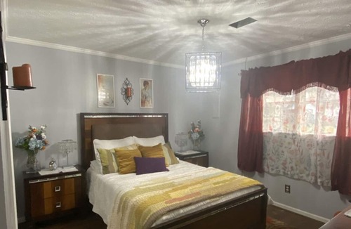 Cochran House | *no cleaning fee* Beautiful 2 bedroom, right in heart of town!