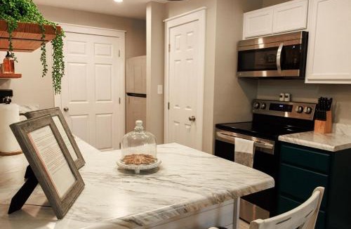 Tallahassee Apartment | Noles Grotto