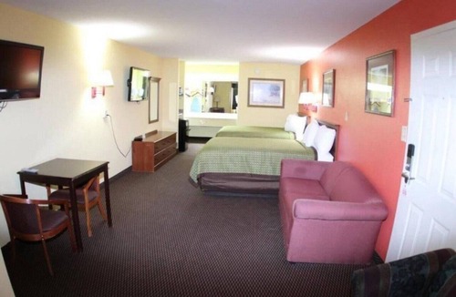 Hawkinsville Apartment | NON SMOKING DOUBLE SUITE #2