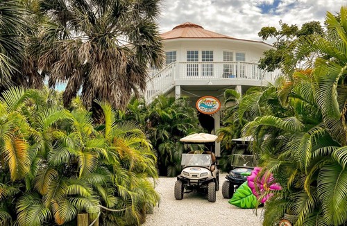 North Captiva House | North Captiva-Pool w Waterfall & Swing Bar, Bikes