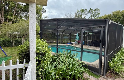 Glenwood House | North Deland guest house with pool!