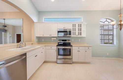 Ibis Cove House | North Naples 2 Bed, den & 2 Bath with PRIVATE POOL for annual rent!