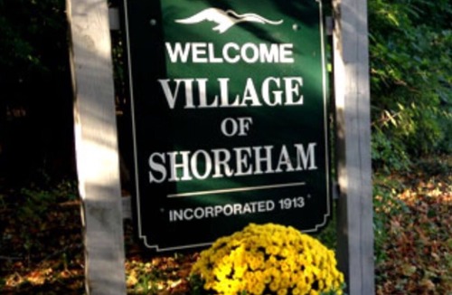 Shoreham House | North Shore Four-Bedroom Country Manor with private beach.