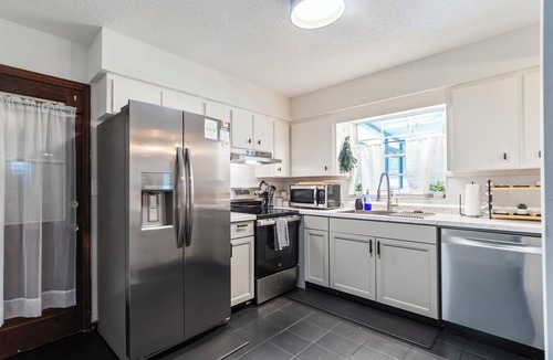 Gainesville House | Northwood Estate, 15min from UF, sleeps 9, recently renovated!