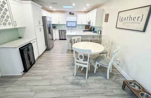 New Smyrna Beach House | NSB- Crawford Crash Pad - 3 BR 2BA walk to Flagler and Beach