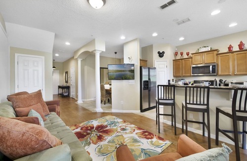 Reunion Cottage | Oasis Near Disney w Golf View, Family&pet Friendly