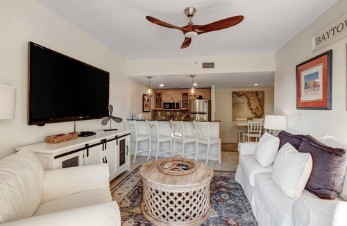 Baytowne Wharf Condo | Observation Pointe North One-Bedroom Gem - Your Spacious Getaway in Baytowne Wharf at Sandestin Golf and Beach Resort!