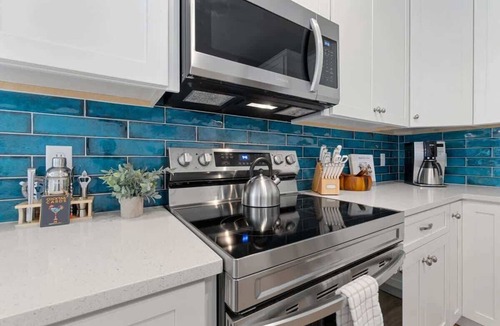 Crescent Beach House | Ocean Breeze l Pool l Steps to Beach