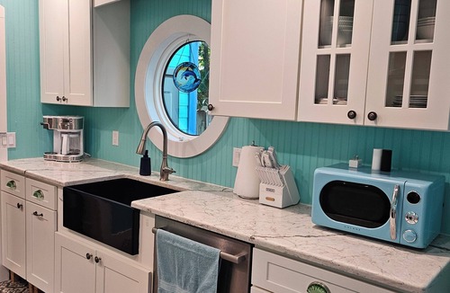Krulder House | Ocean Breezes Await – Walk-to-Beach 3BR/2BA Retreat in NSB