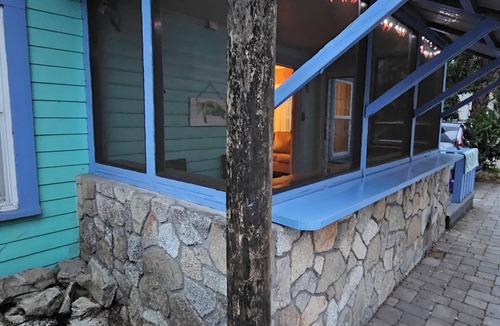 Krulder House | Ocean Breezes Await – Walk-to-Beach 3BR/2BA Retreat in NSB