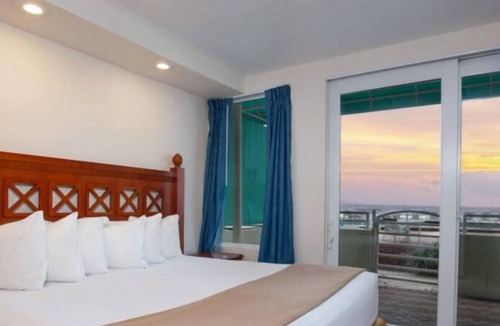 Daytona Beach Resort | Ocean Front Harbour Beach Resort