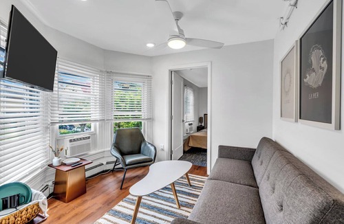 Wall Apartment | Ocean Grove 1BR w/2 Queens 2 Blocks to Beach & Main Ave | Near Asbury Boardwalk