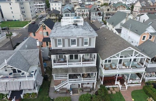 Ocean Grove House | Ocean Grove Beach block sleeps the extended family