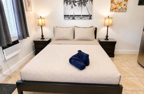 Hollywood South Central Beach Hotel | Ocean Hollywood Suites by The Gold Nests